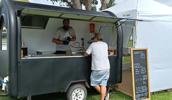 Te Hapī Hāngī Company. 