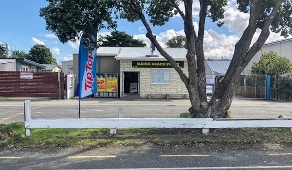 Māhia Beach Store. 